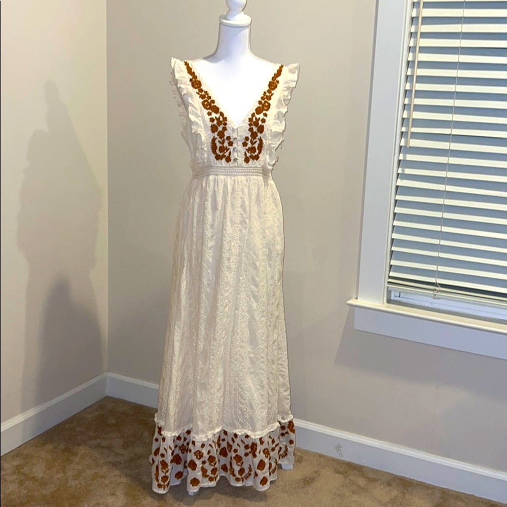 A dreamy eyelet dress! NWOT